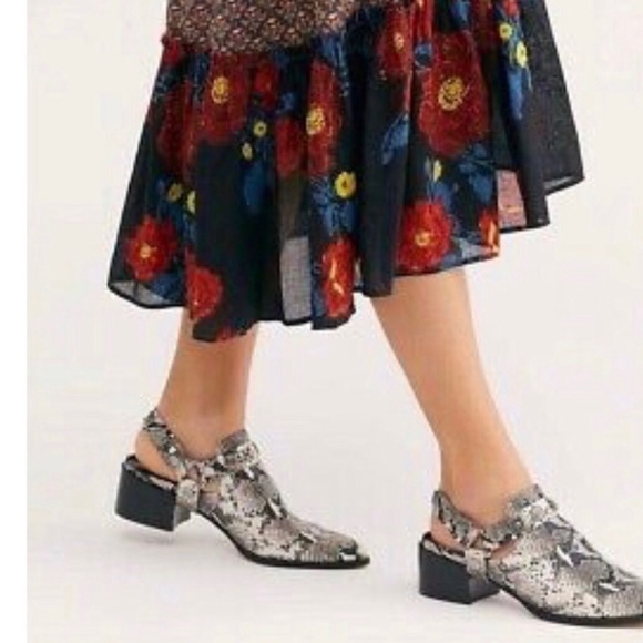 SOLD - Picture 2 of 7